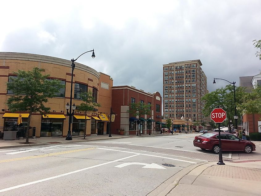 Evergreen Avenue in Downtown Arlington Heights