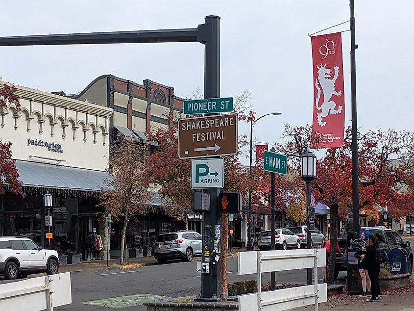 Main Street Ashland, Oregon. Editorial credit: kevineye / Shutterstock.com