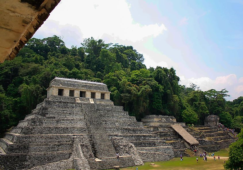 Temple of the Inscriptions was specifically built as the funerary monument for K'inich Janaab' Pakal, mayan death concept