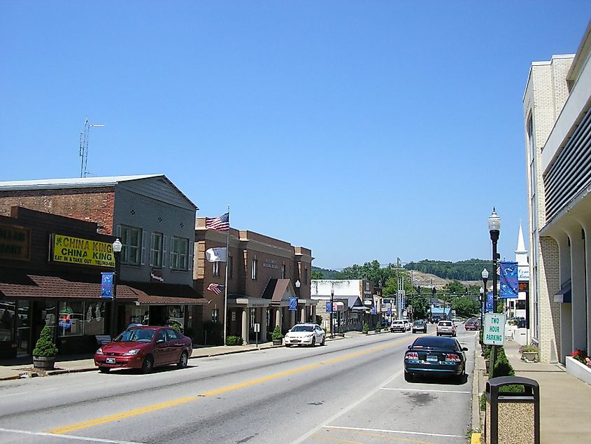 Downtown West Liberty, 2007. W.marsh - Own work via Wikipedia