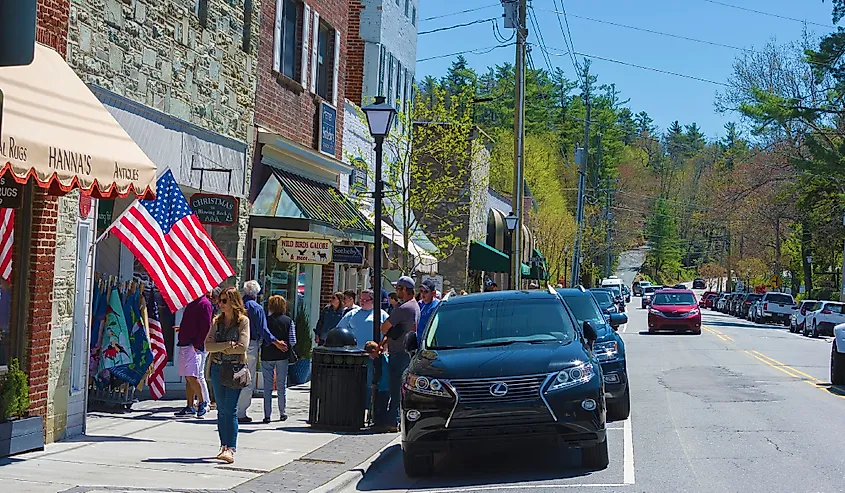 Downtown Blowing Rock sites, a popular tourist destination. 