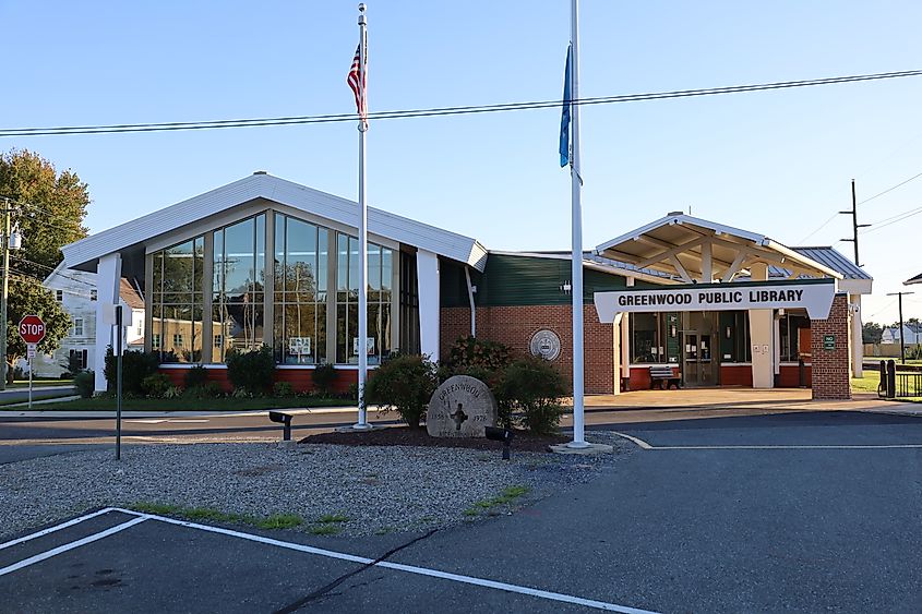 Greenwood Public library via Wikicommons