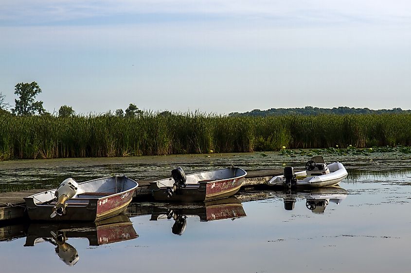 Fishing boats in the water at Chain O' Lakes State Park
