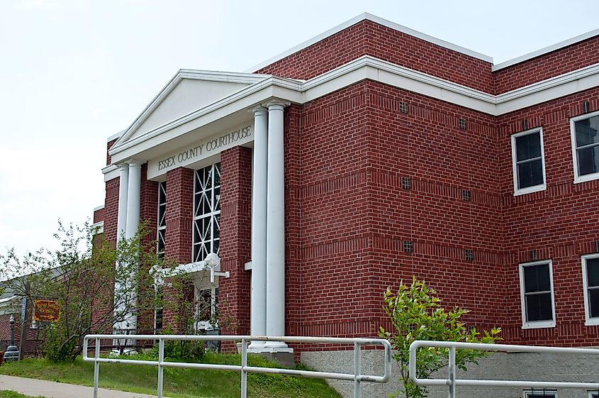 Essex County Courthouse, Elizabethtown, New York. Editorial credit: davidpinter, CC BY 3.0, https://commons.wikimedia.org/w/index.php?curid=53740095