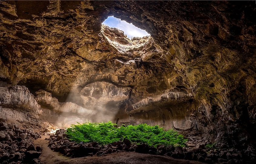 Sunrays inside in Mammoth cave National Park.