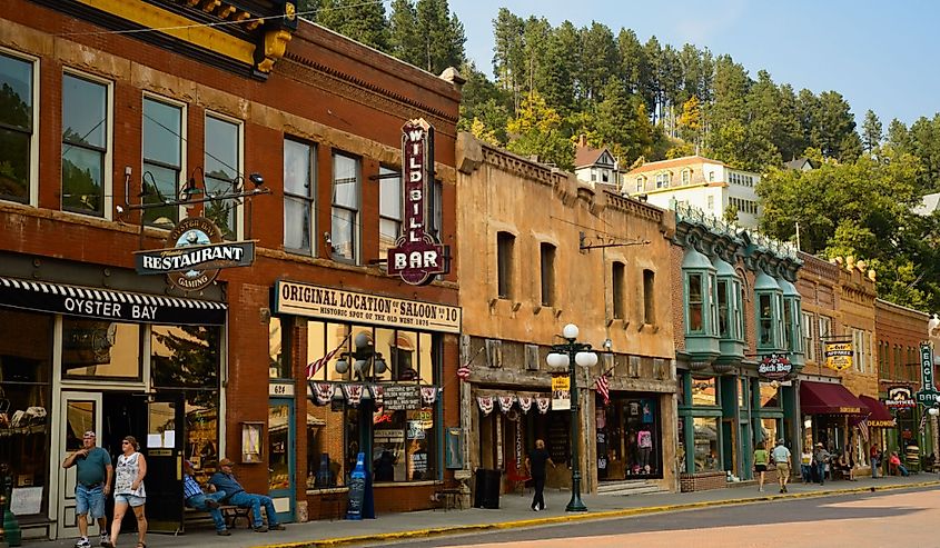 Historic saloons, bars, and shops bring visitors to Main St. in this Black Hills gold rush town, famous for Wild Bill Hickok and Calamity Jane.