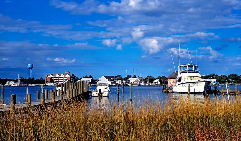 Ocracoke Village, Ocracoke Island, Outer Banks, North Carolina, USA, fishing boats at dock, 