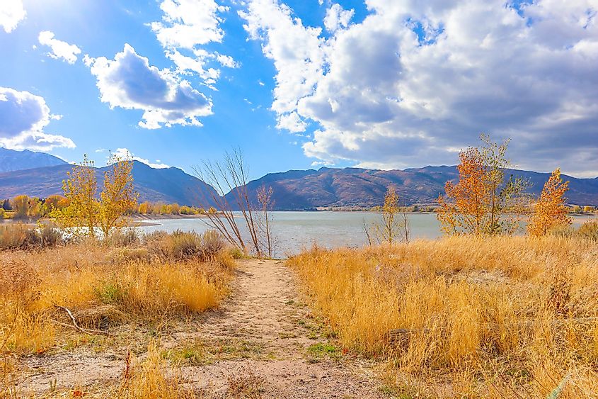 Sunny fall day at Pineview Reservoir, Utah