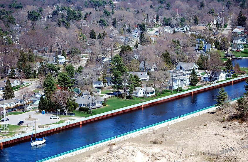 Pentwater Channel connects Pentwater Lake to Lake Michigan.