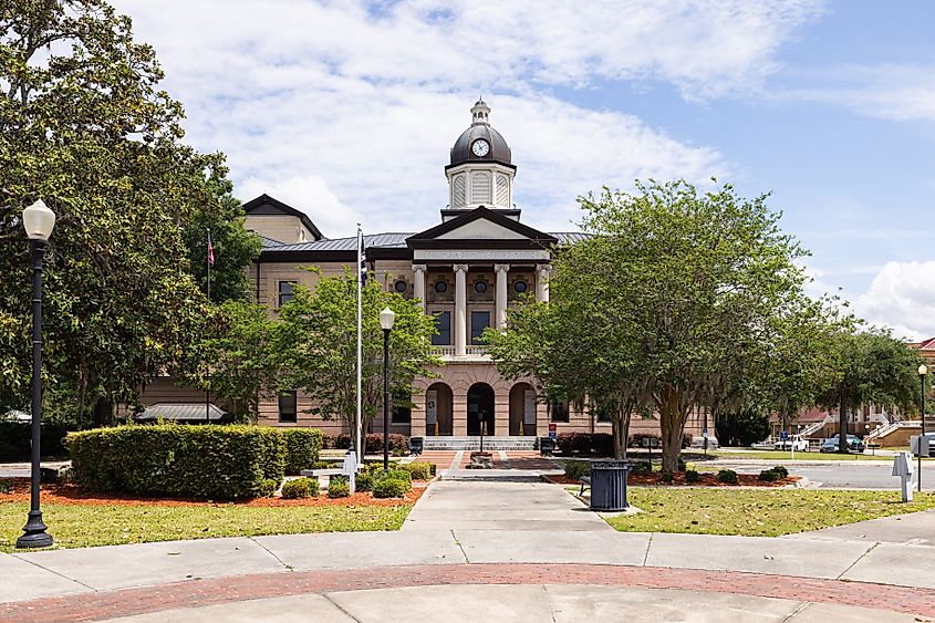 The Columbia County Courthouse in Lake City, Florida. Image credit Roberto Galan via Shutterstock