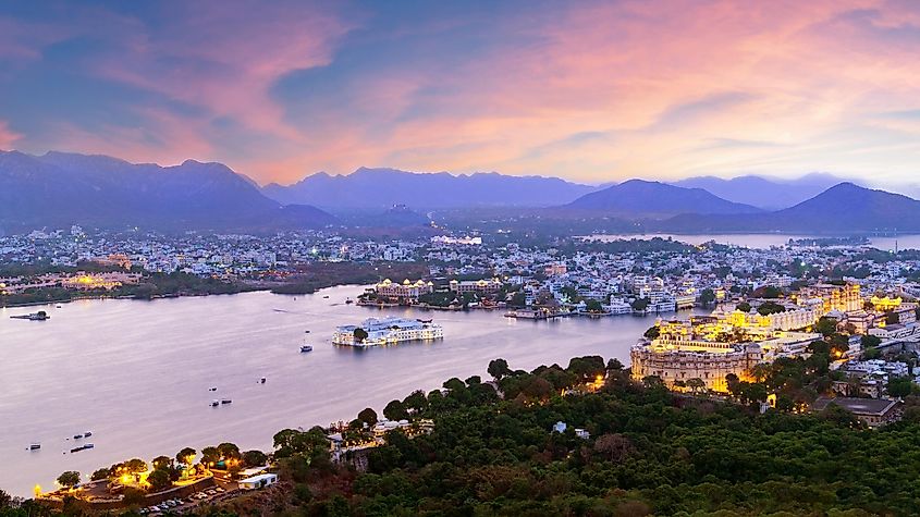 Lake Pichola in Udaipur, Rajasthan.