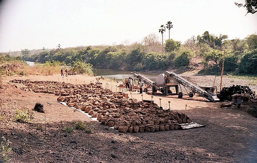 Industrial scale iron ore sampling in the Faleme River.