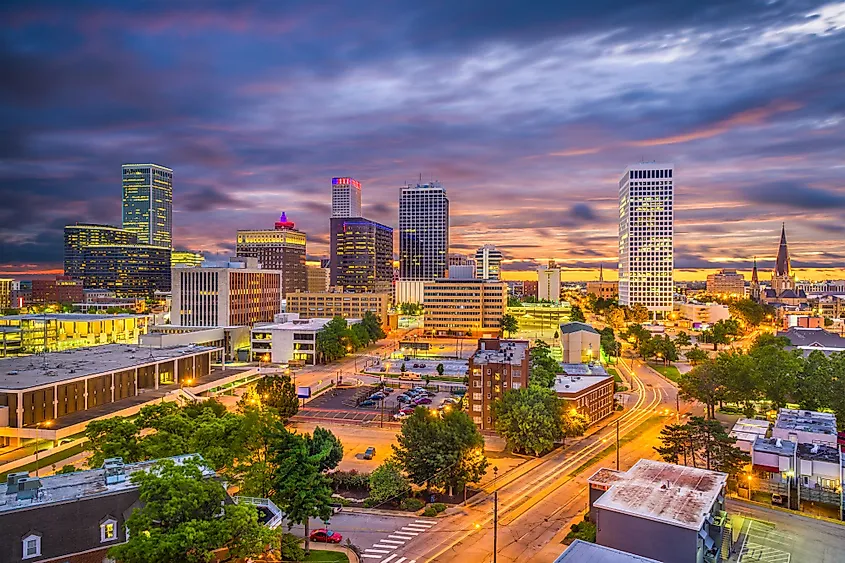 Tulsa, Oklahoma, skyline at twilight