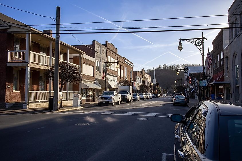 Side view of Main Street in Covington