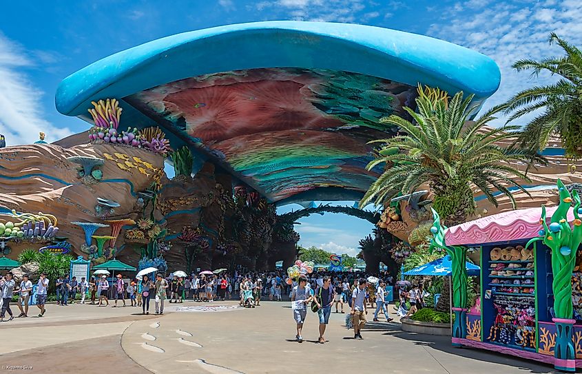 Chimelong Ocean Kingdom Avenue (xiquinhosilva, CC BY 2.0, via Wikimedia Commons)