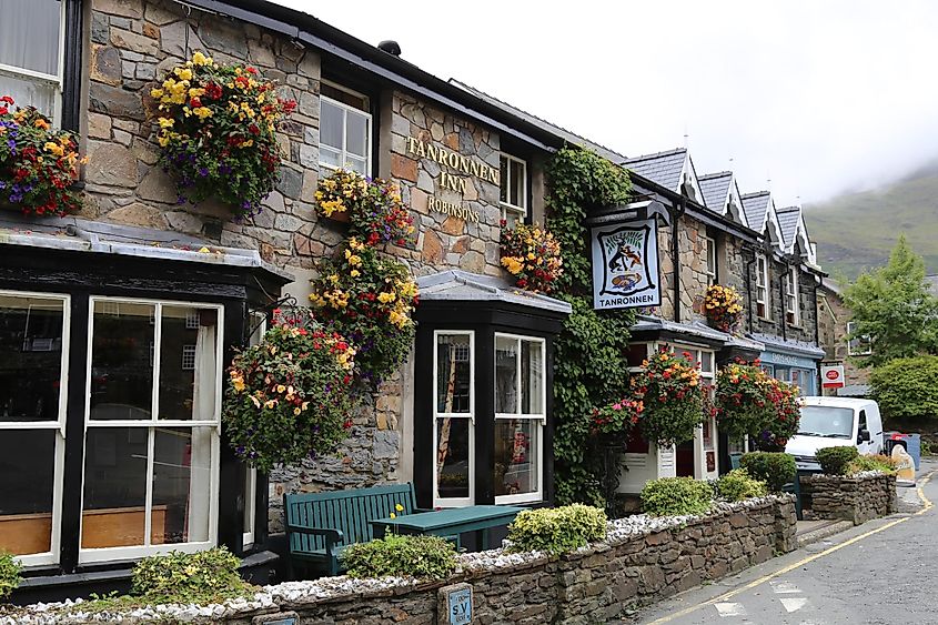 Beddgelert, Gwynedd, Wales Tanronnen Inn