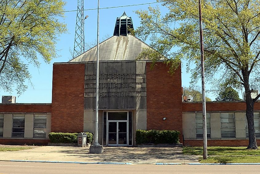 Crossett Municipal Building, facade