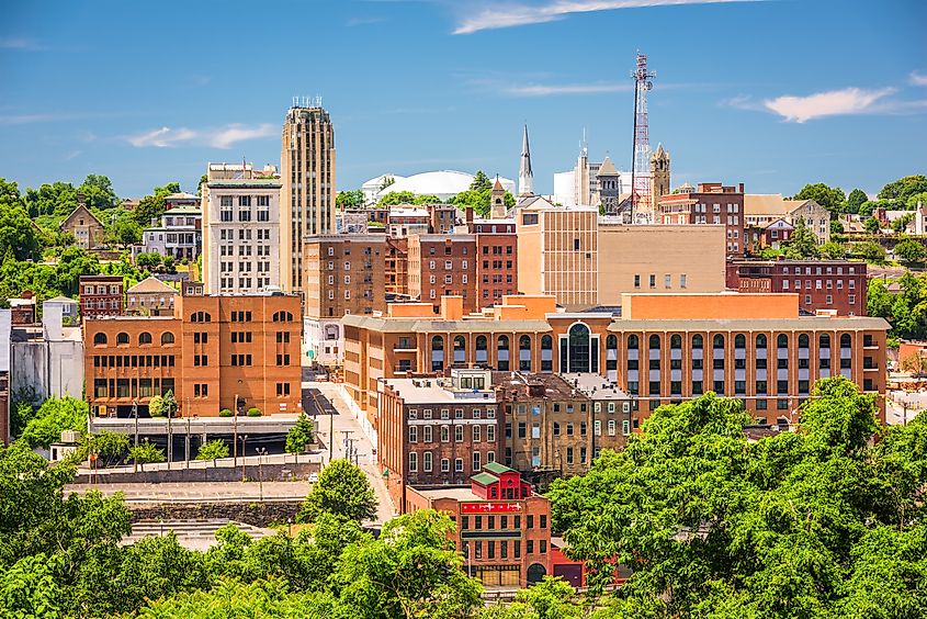 Lynchburg, Virginia, USA, downtown skyline in the afternoon.