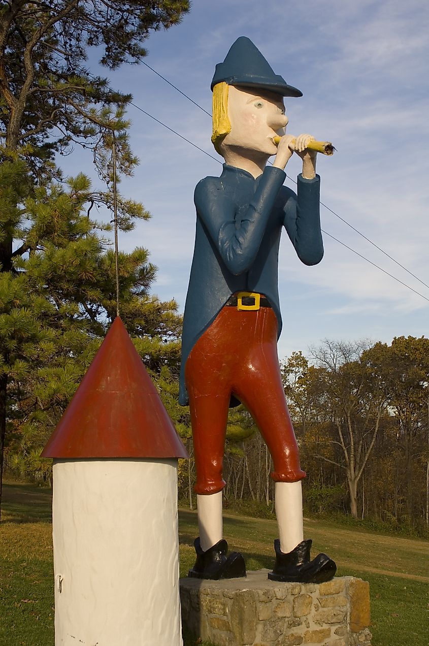 View of the Pied Piper statue in Pennsylvania along the Lincoln Highway.