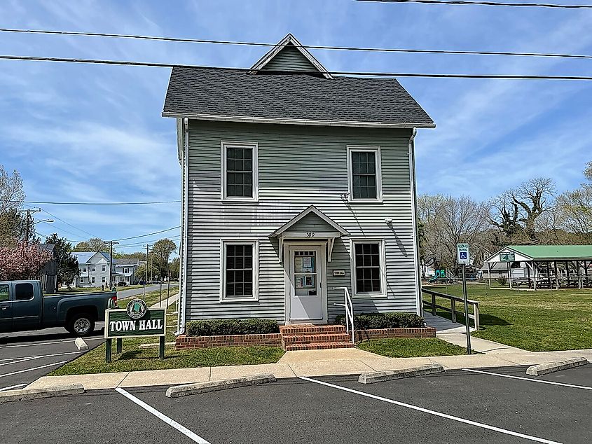 The town hall and police station in Ellendale, Delaware.