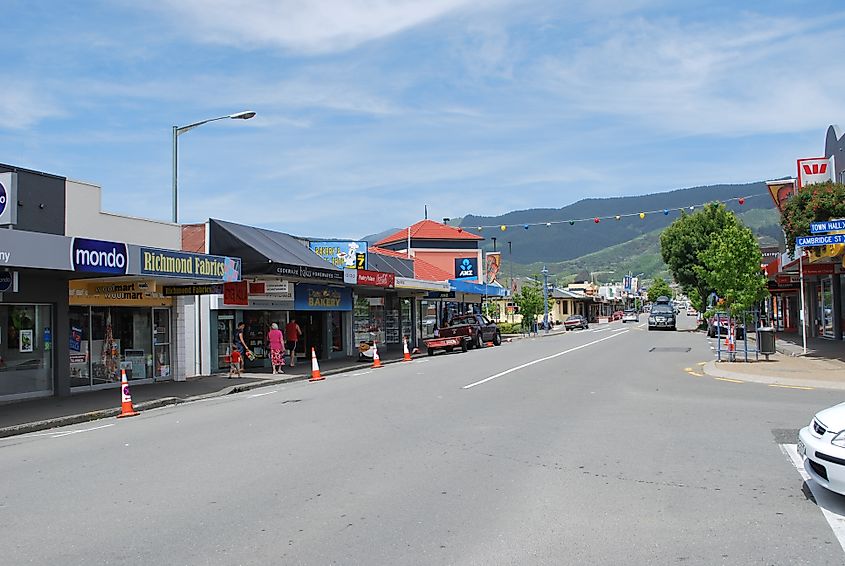Queen Street, the main street of Richmond in New Zealand.