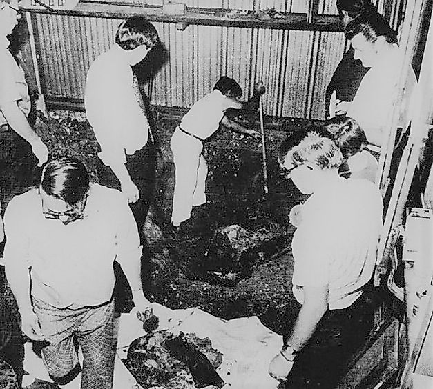 Image of the excavation of serial killer Dean Corll's boat shed.