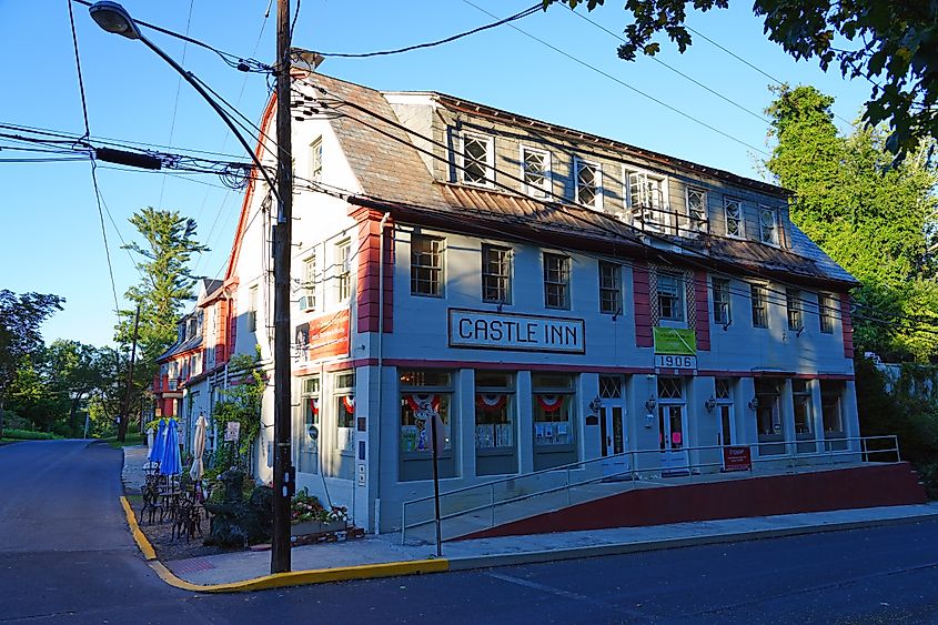The Castle Inn in Delaware Water Gap, Pennsylvania. EQRoy / Shutterstock.com.