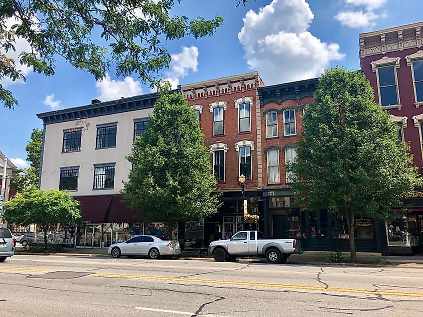 Main Street, Madison, IN. Warren LeMay from Cullowhee, NC, United States, CC0, via Wikimedia Commons