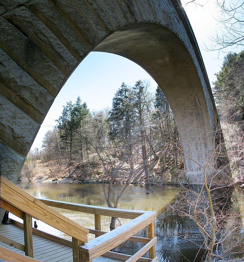 By Rubyk - w:Image:Echo Bridge.JPG, CC BY-SA 3.0, https://commons.wikimedia.org/w/index.php?curid=2799624
