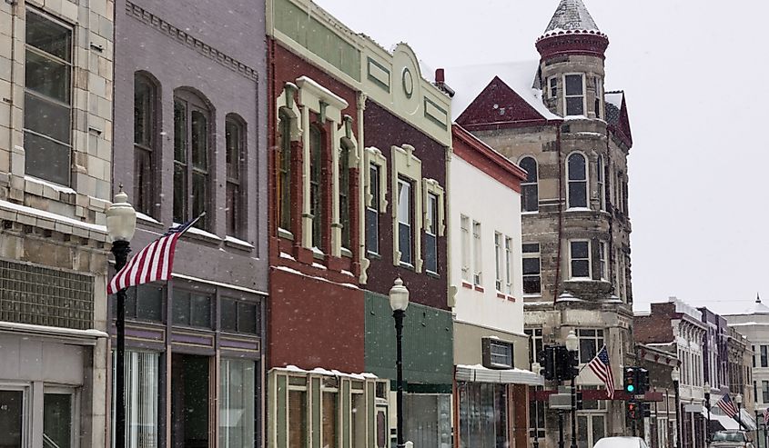 Snowing in Sedalia, Missouri