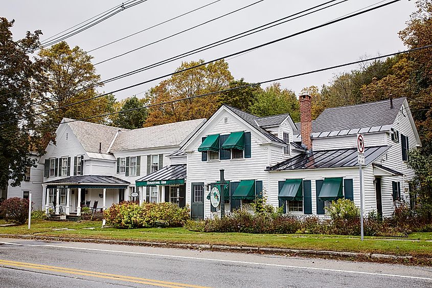 Exterior of Dovetail Inn bed and breakfast in the New England town of Dorset, via jenlo8 / Shutterstock.com