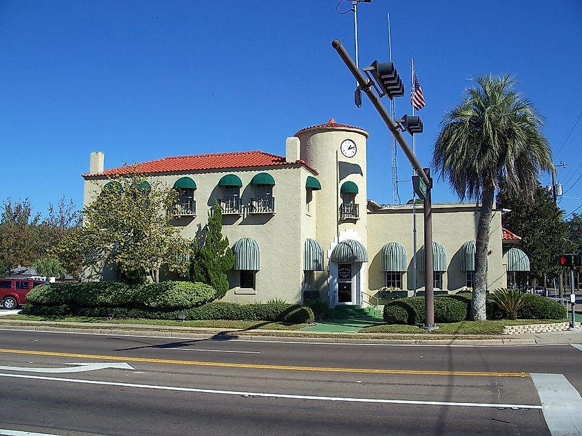 City Hall as seen from Florida State Road 77 in Lynn Haven