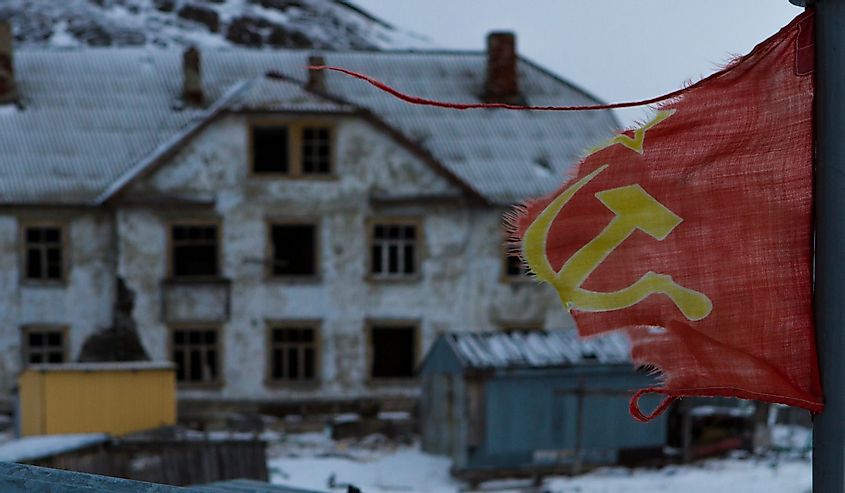 flag of the Soviet Union, sickle and hammer ruins, end of the USSR