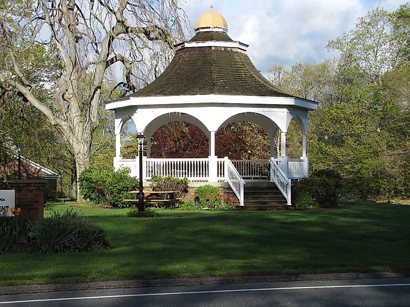 Gazebo in front of town hall in Monroe, Connecticut. Image credit: Michaelphayes via Wikimedia Commons.