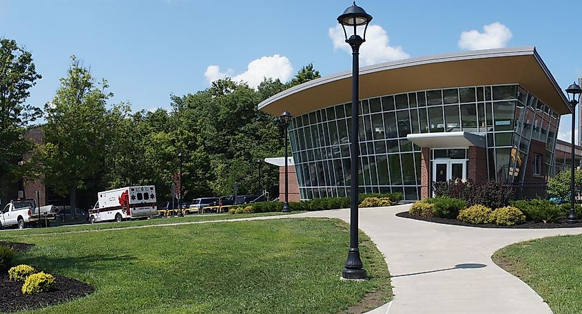 Campus of SUNY in Cortland, New York, By Publicganda - Own work, CC BY-SA 3.0, Cortland University.JPG - Wikimedia Commons