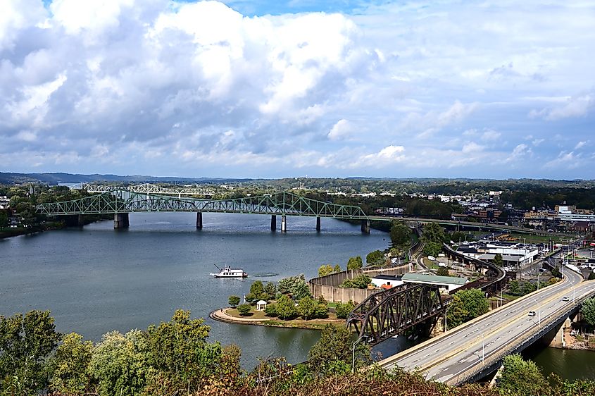 Beautiful scenery of Ohio River in Parkersburg, West Virginia.