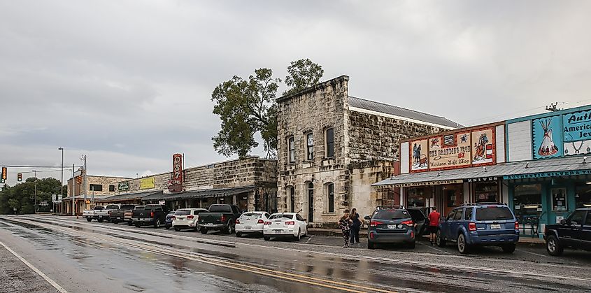 Downtown Bandera in Texas, By Renelibrary - Own work, CC BY-SA 4.0, https://commons.wikimedia.org/w/index.php?curid=108156354
