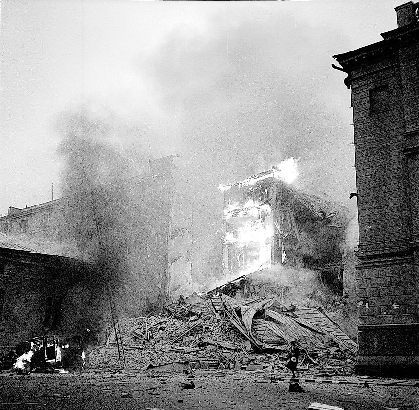 Fire at the corner of Lönnrotinkatu and Abrahaminkatu Streets in Helsinki after Soviet aerial bombing of Helsinki on 30 November 1939