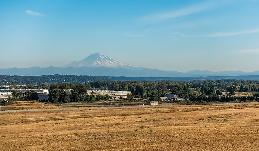 A view of Mount Rainier from Kent, Washington in late summer.