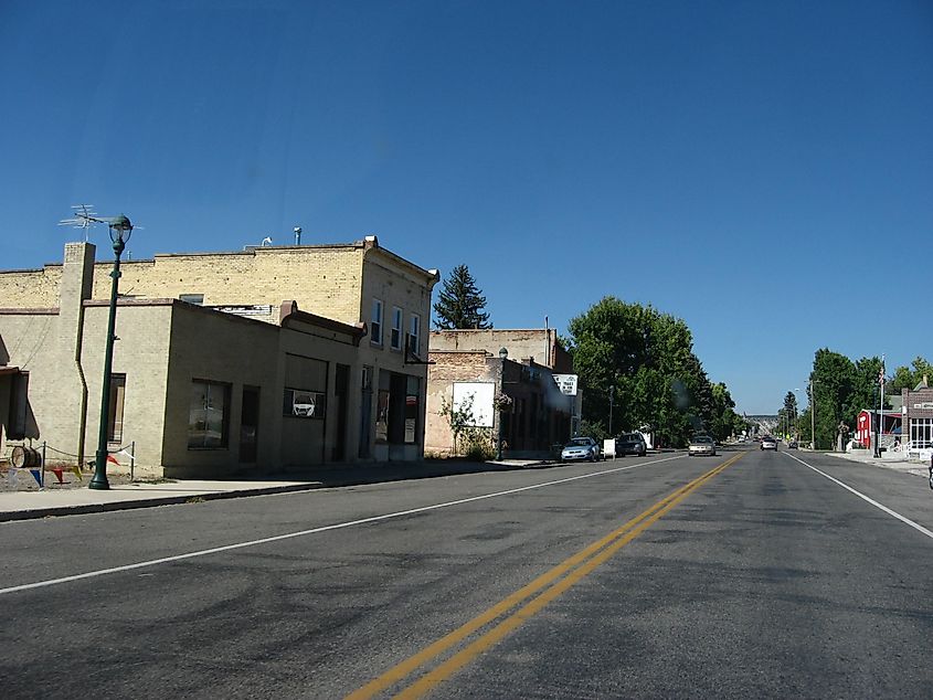 Looking north along State Street (US-89) in Fairview,
