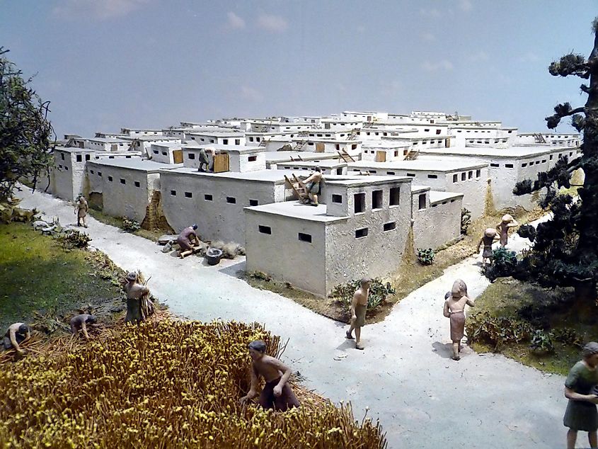 Model of the neolithic settlement ( 7300 BC ) of Catal Höyük