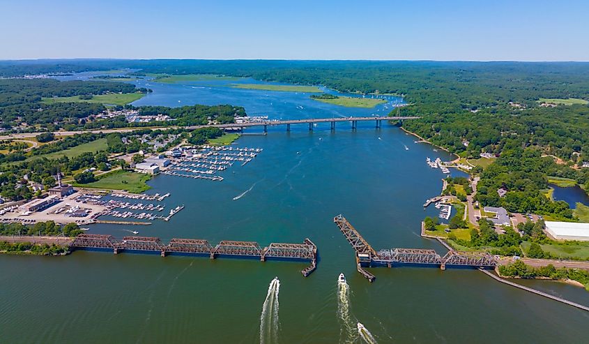 Old Saybrook Old Lyme Bridge (train) and Raymond E. Baldwin Bridge (vehicle on Interstate Highway 95) at the mouth between town of Old Saybrook and Old Lyme, Connecticut CT, USA.