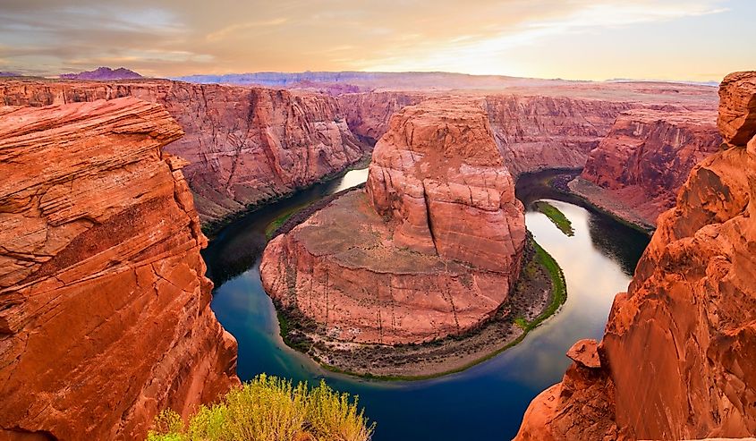 Amazing Sunset Vista of Horseshoe Bend in Page, Arizona