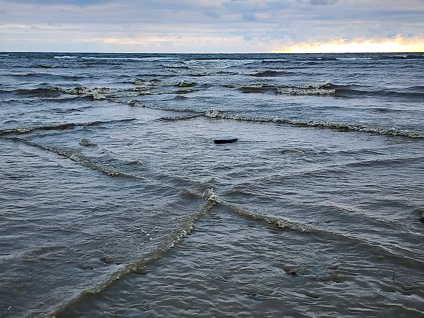 Crossing Wave Patterns on Lake Huron