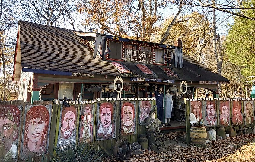 Apple Valley Hillbilly Garden and Toyland in Calvert City.