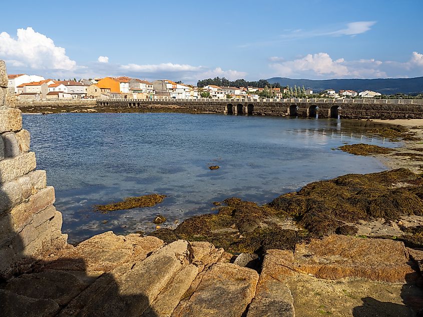 Cambados is a beautiful town located on the Ría de Arousa, in the province of Pontevedra, Galicia, Spain.