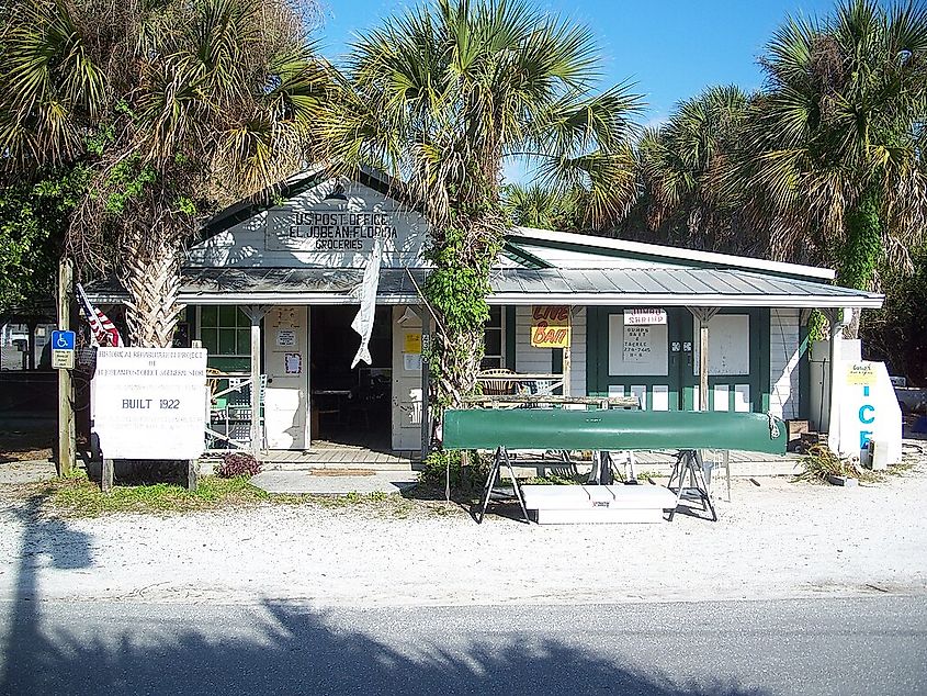 El Jobean, Florida: El Jobean Post Office and General Store.