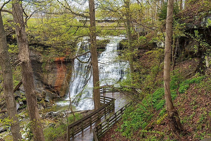 Brandywine Falls of Brandywine Creek, a tributary of the Cuyahoga River in Cuyahoga Valley National Park in Sagamore Hills Township, Ohio.