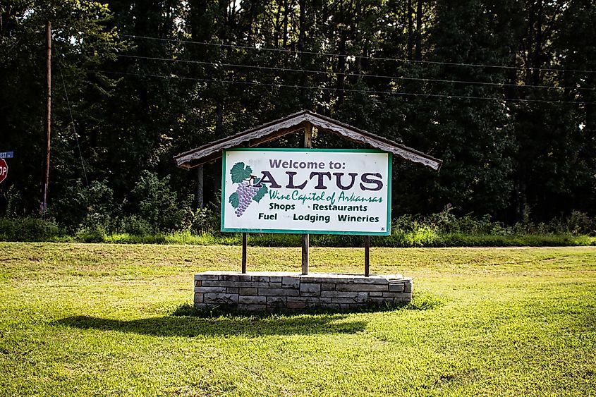 A welcome sign in Altus, Arkansas.