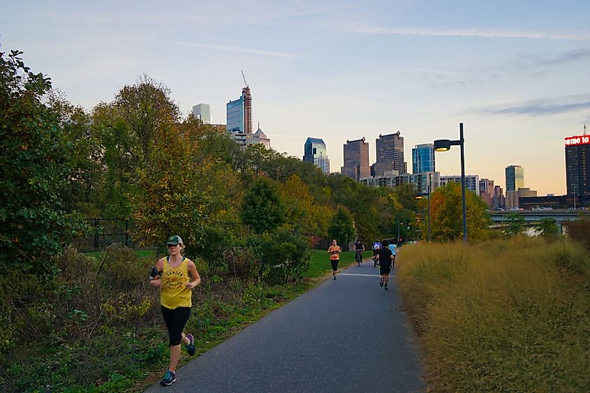 People running on the Schuylkill River Trail 